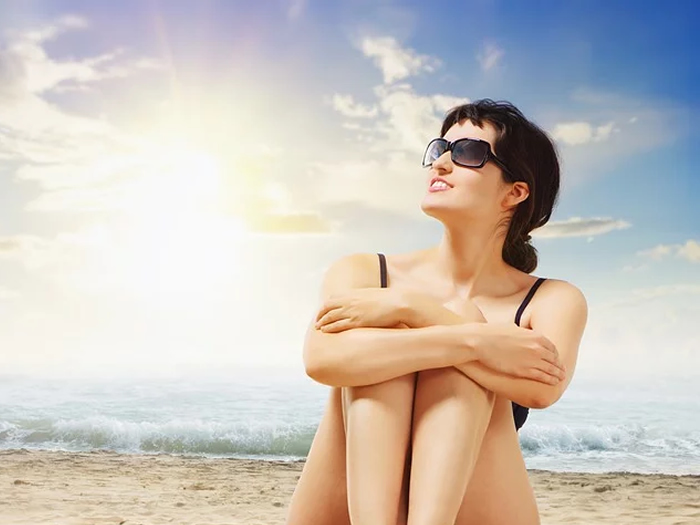 Apenas a proteção do guarda-sol não é suficiente para proteger dos raios UV